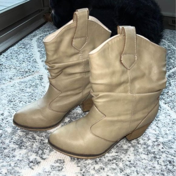 Beige Western Style/Cowboy Booties Size 8 - Picture 2 of 4